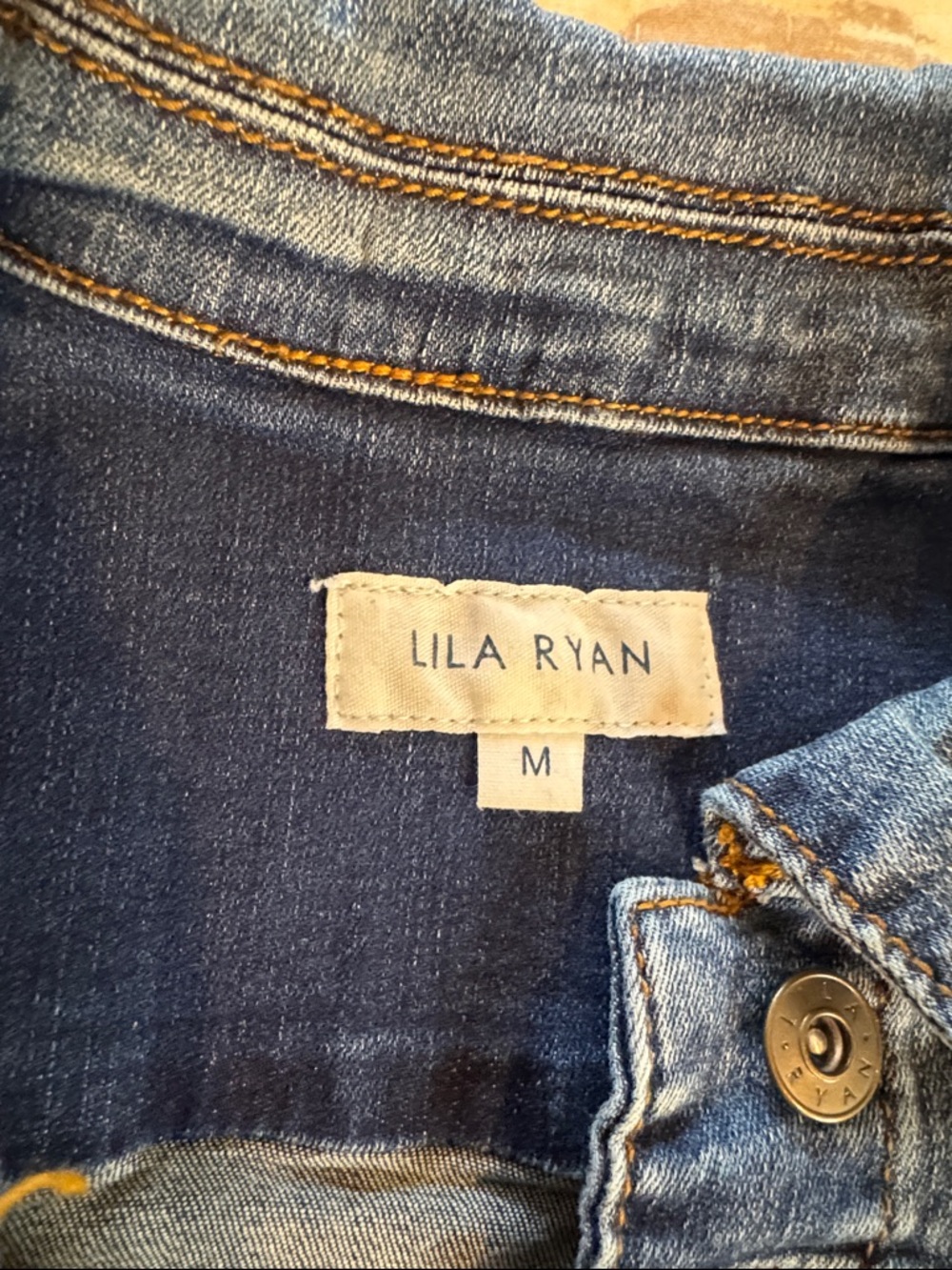 LILA RYAN Women's Cropped Denim Jacket; size medium - Picture 4 of 12
